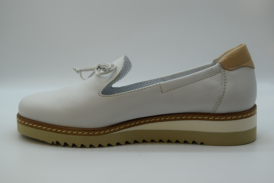 A.giantin Scarpa Slip On Con Taglio V 7739 Savana Bianco Vitello Ecru