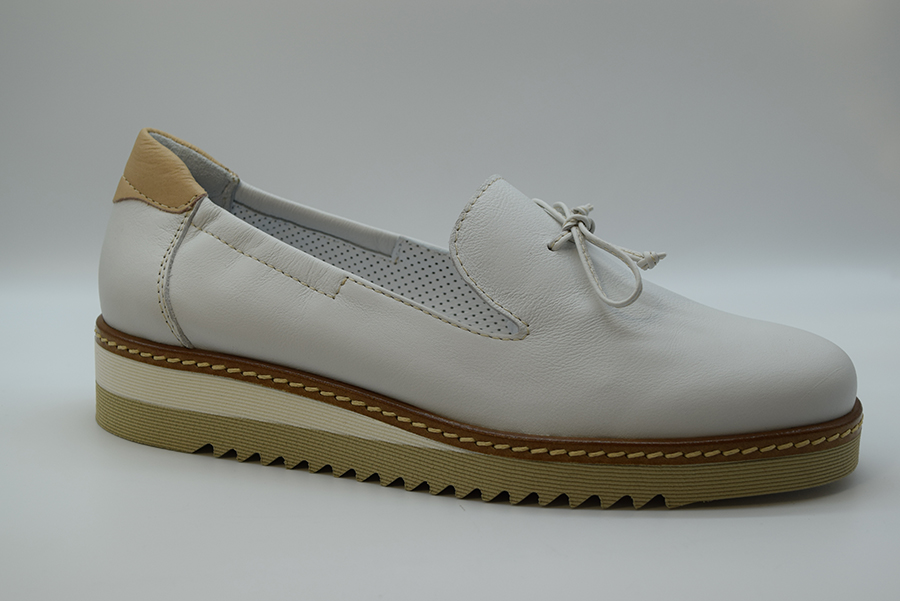 A.giantin Scarpa Slip On Con Taglio V 7739 Savana Bianco Vitello Ecru