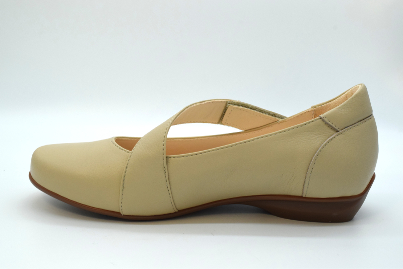 Marro Scarpa Ballerina Cinturino Assimmetrico 4019 Vitello Latte Macchiato